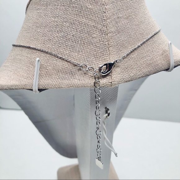 Pearl Necklace - Picture 2 of 4